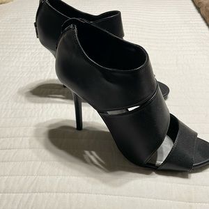 Super cute sexy black heels!